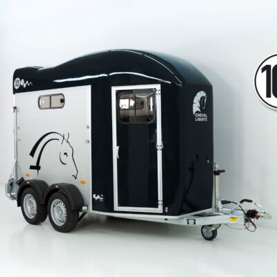 Cheval Liberte Pferdeanhänger GOLD 3 | Premium Pullman 2 | Sattelkammer | schwarz