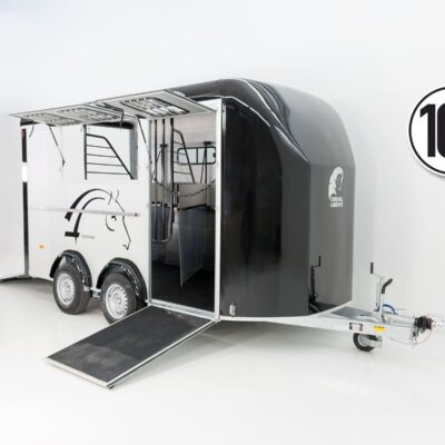 Cheval Liberte Pferdeanhänger Maxi 3 | 3 Pferde | Pullmann 2 Fahrwerk | schwarz