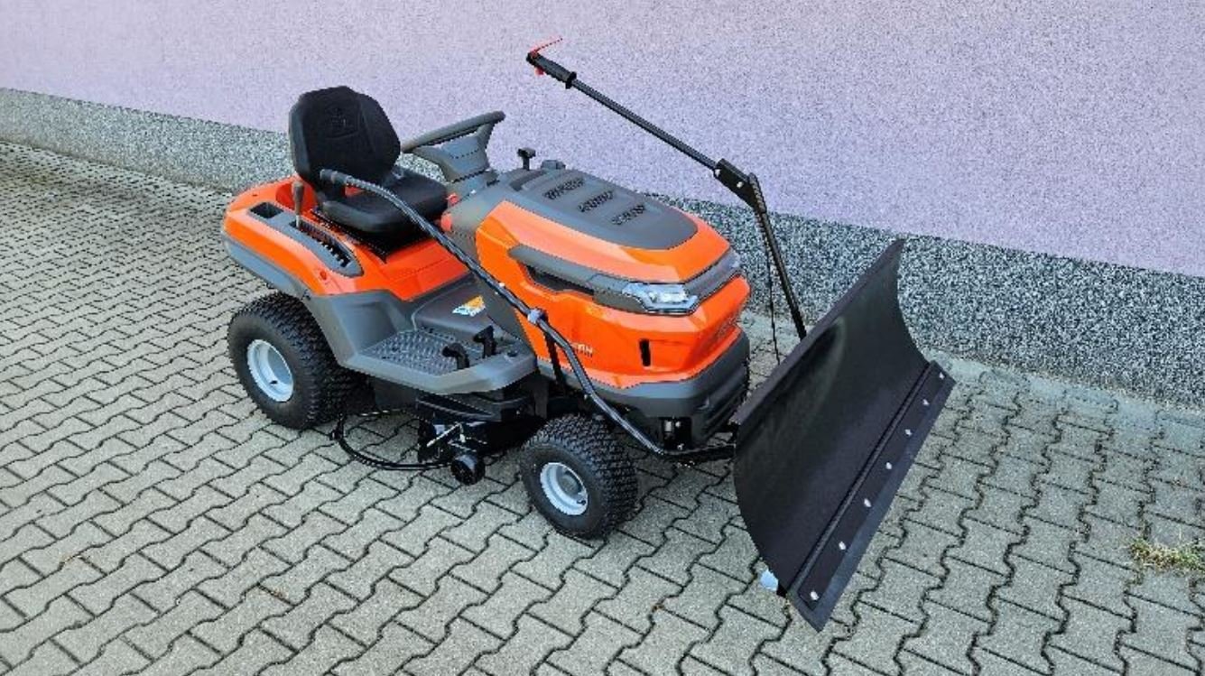 Husqvarna-TS-200Schneeschild.jpg