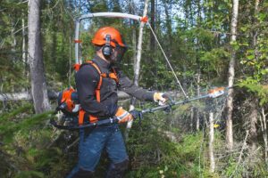 Husqvarna_Saege_535FBX_Action_01.jpg