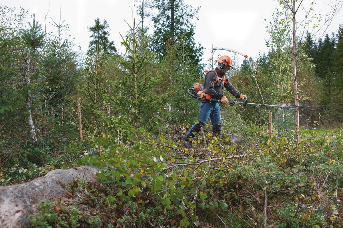Husqvarna_Saege_535FBX_Action_03.jpg