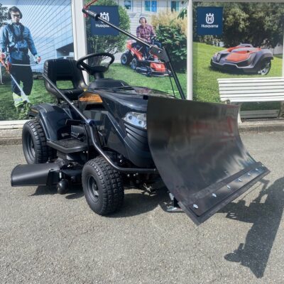 BLACK EDITION Rasentraktor PRO 228/108 Twin HS mit Winterpaket 120 Plus