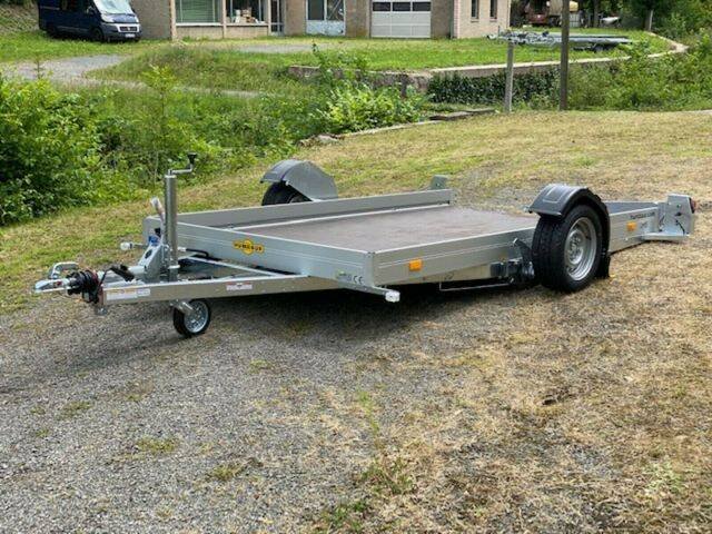 humbaur-absenkanhaenger-hkt-motorrad-10.jpg
