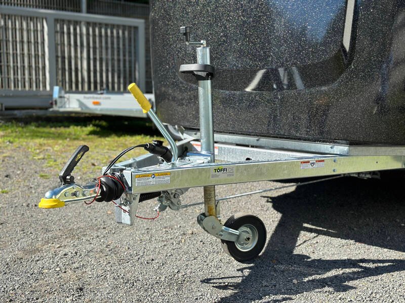 humbaur-design-motorradtransporter-alu-poly-07.jpg