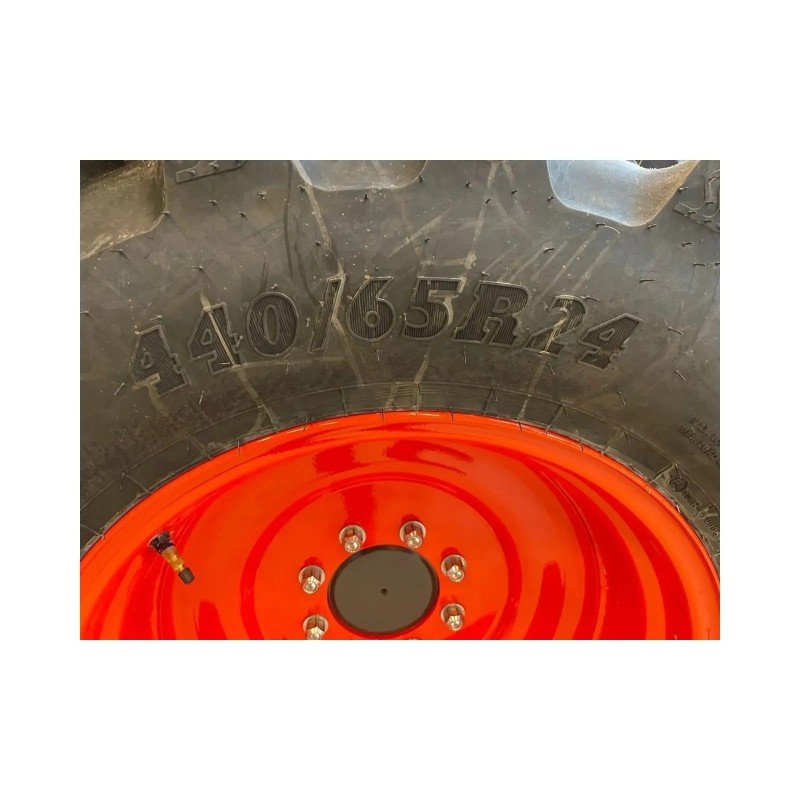 kubota-m5-112-1-1.jpg