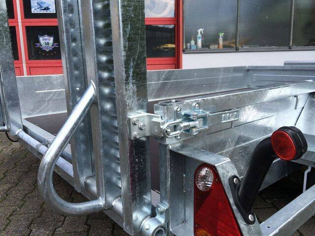 saris-magnum-explorer-300-v-baggertransporter-tief-03.jpg