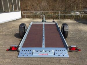 tieflader-mit-schwenkachse-und-neuster-kinematik.jpg
