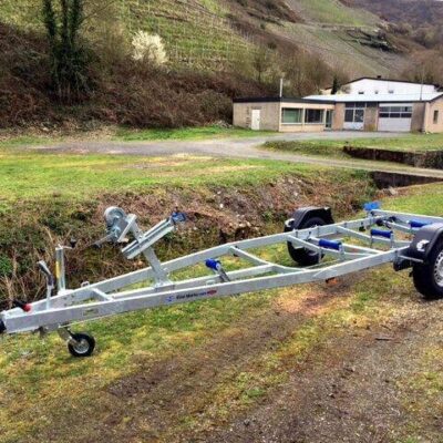 Bootstrailer TPV BA 1300kg mit Seilwinde - eine Marke von Böckmann